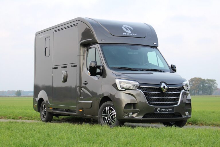 Renault Master Nuyts Smooth Family 5-sits