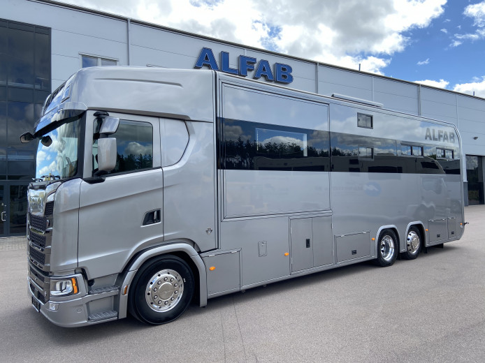 Renault Master ALFAB 5 sits
